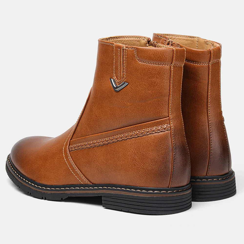 Men's Leather Boot with Lined Interior - Veltic