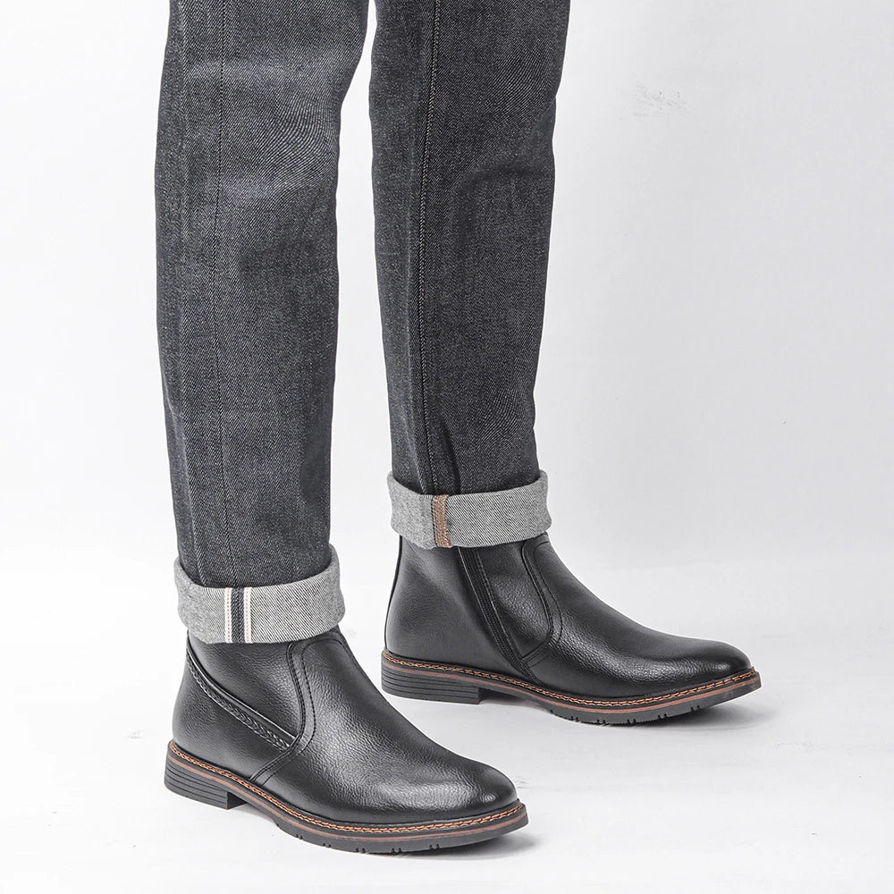Men's Leather Boot with Lined Interior - Veltic