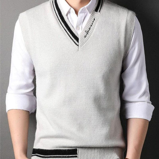 Men's Wool Vest with Classic Vintage Look - Veltic